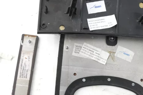 Audi A6 4B C5 Verkleidung Klappe Abdeckung Dekor Holz Optik Nußbaum 2UQ (144183)