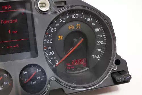 VW Passat 3C Tacho Tachometer 230.000km 3C0920871E Diesel TDI (144195)