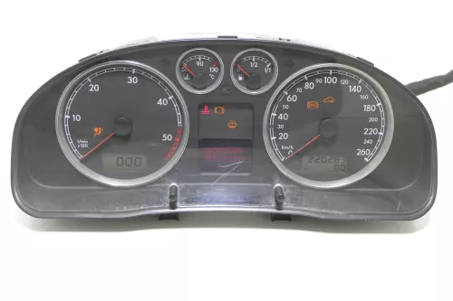 VW Passat 3BG Tacho Tachometer Kombiinstrument 220.000km 3B0920827A Diesel TDI