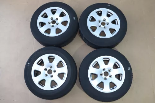 Audi A4 8E A6 4B Alufelgen Felgen 195/65 R15 91V 8E0601025 Sommerreifen 0-3mm (144435)