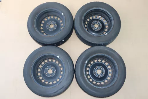 VW Golf 5 6 Touran Sommerreifen Reifen Felgen 195/65 R15 91H Caddy    3-5mm (144445)
