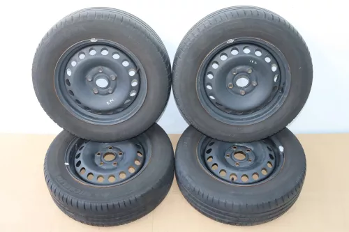 VW Golf 5 6 Touran Sommerreifen Reifen Felgen 195/65 R15 91H Caddy    3-5mm (144445)