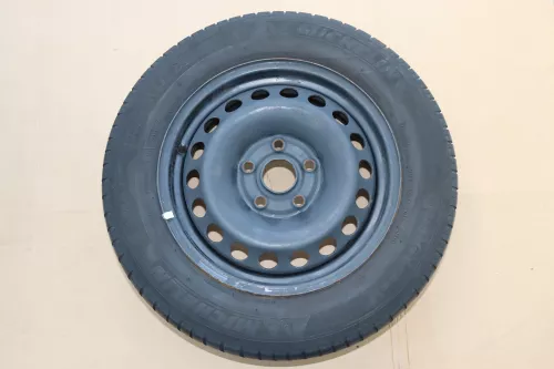 VW Golf 5 6 Touran Sommerreifen Reifen Felgen 195/65 R15 91H Caddy    3-5mm  (144445)