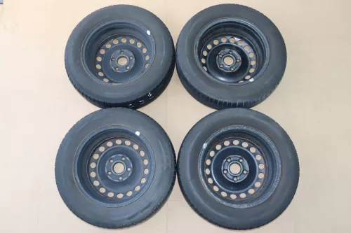 VW Golf 5 6 Touran Sommerreifen Reifen Felgen 195/65 R15 91H Caddy    3-5mm  (144445)