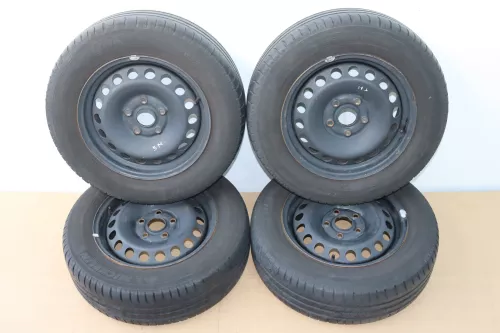 VW Golf 5 6 Touran Sommerreifen Reifen Felgen 195/65 R15 91H Caddy    3-5mm  (144445)