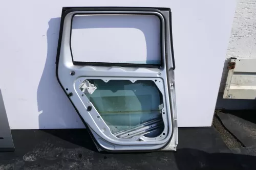 VW Passat 3C Kombi Variant Tür hinten links silber LA7W -OHNE Anbauteile (145087)