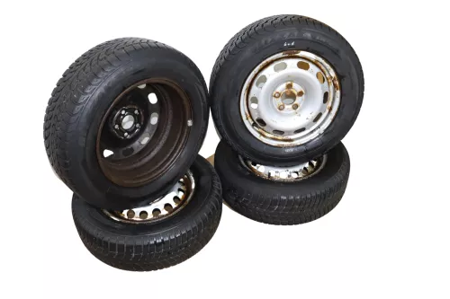 4x VW Golf 6 Plus 5M 195/65 R15 91T Winterreifen M+S Felgen Reifen M&S 5-6mm (145453)