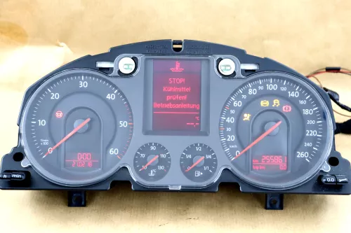 VW Passat 3C Tacho Tachometer 255.000km 3C0920870Q Diesel TDI  (145468)