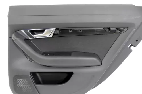 1x Audi A6 4F Türverkleidung Verkleidung Tür hinten rechts schwarz (145707)