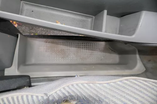 VW T4 Tür links vorne Trittschale Stufe Einstiegsleiste Trittstufe 705863735 7D1 (145826)