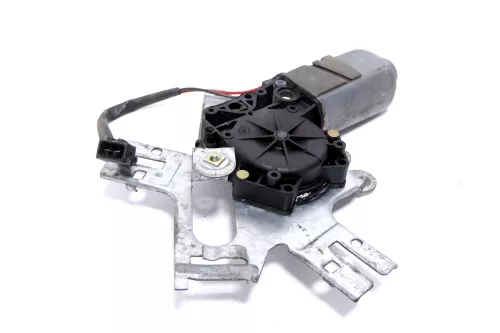 VW Polo Kombi Caddy 2 ektrischer Fensterheber nur der Motor vorne links  (145910)