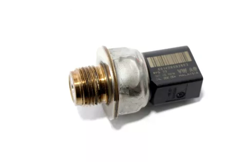 Golf Raildrucksensor Rail Druck Sensor 1,6 TDI 04L906054 Raildruck CRKA CXXA DBK