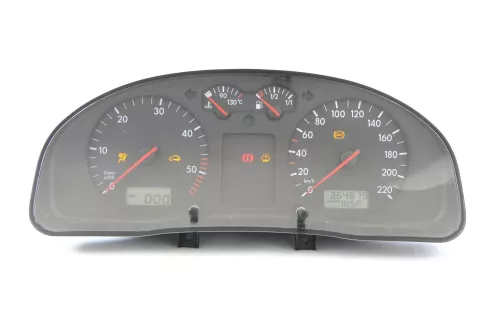 VW Passat 3B Tacho Tachometer Kombiinstrument 364.000km 3b1919880c Diesel TDI