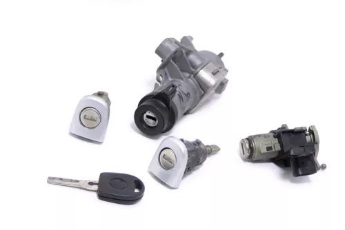 VW Polo 9N 9N3 Schloßsystem 2x Tür Heckschloß 1x Schlüssel Schloß Zündschloß (148300)
