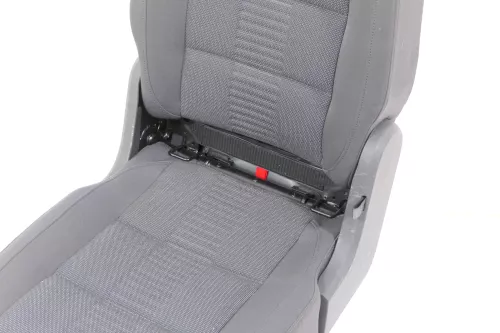 VW Touran Sitz hinten links (hinter Fahrersitz) Rücksitz anthrazit I Isofix  (148866)