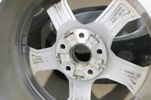 4x Audi Q3 Alufelgen 215/65R17 99H Winterreifen Reifen 3,5-4,5mm 83A071497-8Z8 (149620)