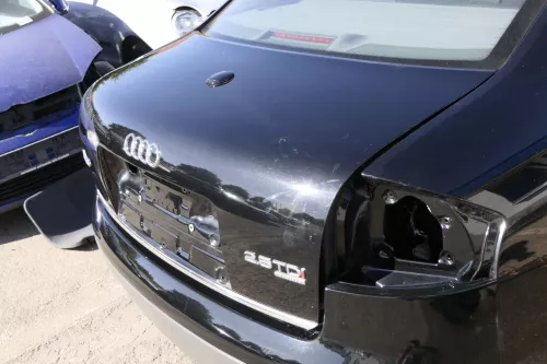 Audi A6 4B Limousine Kofferraumklappe hinten Heckklappe Deckel LY9B schwarz (150167)