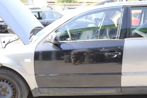 VW Passat 3B 3BG Kombi + Limo Tür vorne links Fahrertür schwarz LC9Z lack