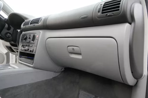 VW Passat 3B 3BG Handschuhfach grau Handschuhfachdeckel Deckel Klappe