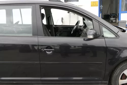 VW Touran 1T 1T3 Tür vorne rechts Beifahrertür schwarz LC9Z e - ohne Anbauteile