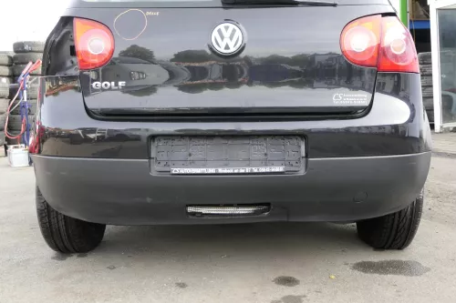 VW Golf 5 1K Limousine Stoßstange hinten Heckstoßstange schwarz LC9Z AHK auschni