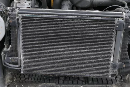 VW Touran Eos Golf 5 Kühler 1K0121251DM 1.9 TDI Ladeluftkühler Kondensator (150947)
