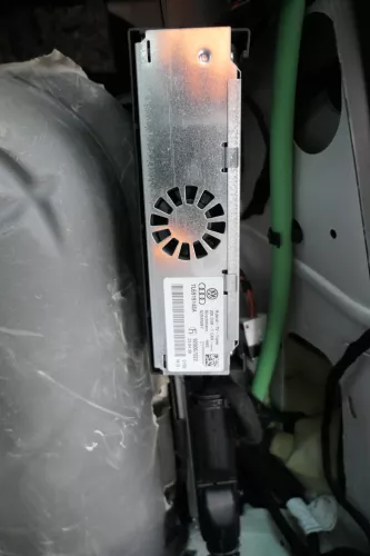 VW Touareg 7L Steuergerät TV DVB-T Hybrid Tuner 7L6919148A (151312)