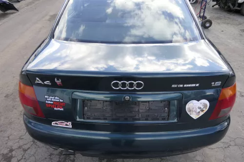 Audi A4 B5 Heckklappe hinten Klappe Kofferraumklappe Limousine grün LZ6U (151617)