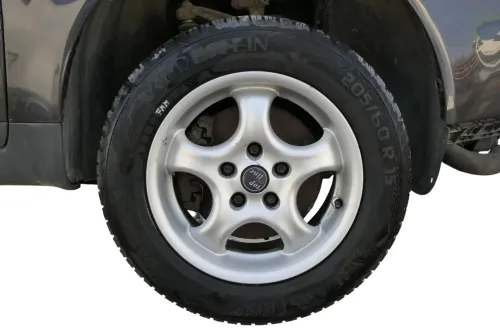 VW Passat 3BG Alufelgen Winterreifen Reifen 205/60 R15 91H KBA 43885 # 7mm