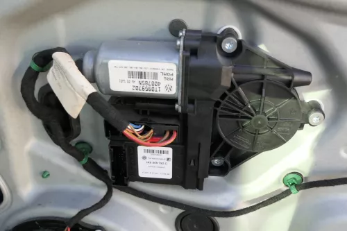 Touran Caddy 2k ektrischer Fensterheber Motor vorn rechts 1T0959702 1K0959792C