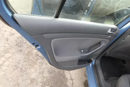 1x Golf 5 Limousine Türverkleidung Verkleidung Tür hinten links 4/5Türer  (151811)