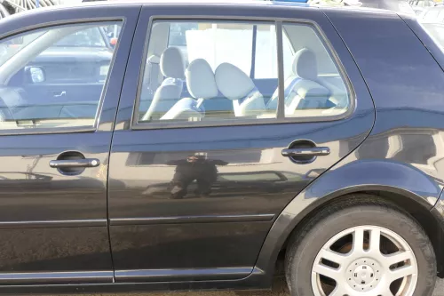 VW Golf 4 Limousine Tür hinten links schwarz LC9Z blackmagic (KEINkombi)