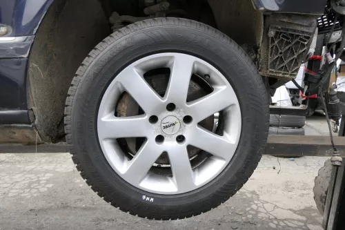 Audi A4 8E A6 4B Alufelgen 225/55 R16 99H Winterreifen Reifen Felgen 4-7mm Autec (152174)