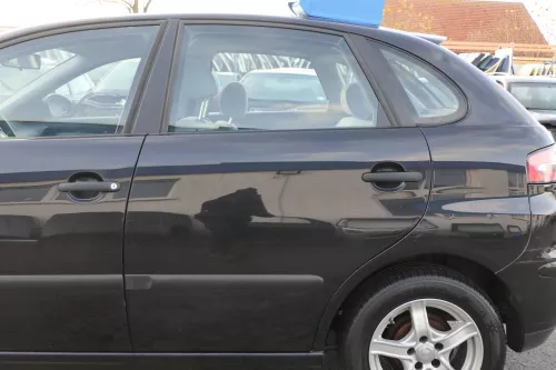 Seat Ibiza 6L Tür 4/5-Türer hinten links schwarz LC9Z blackmagi- ohne Anbauteile (152303)