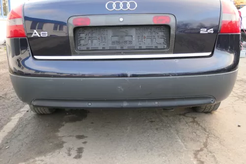 Audi A6 4B Limousine Stoßstange hinten Heckstoßstange Stoßfänger blau LZ5L PDC (152412)