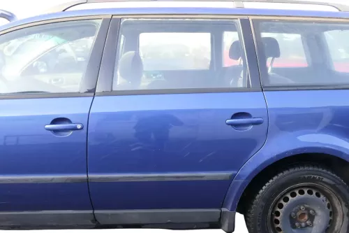 VW Passat 3B 3BG Kombi Variant Tür hinten links blau LR5V + Scheibe