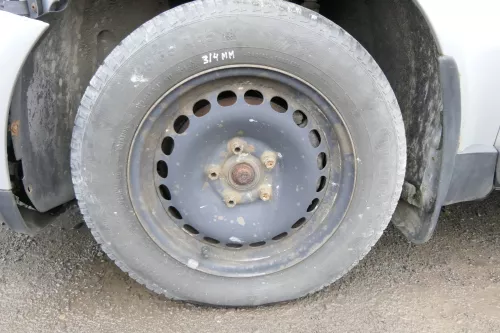 Audi A4 B5 A6 4B Passat 3B 3 Felgen Reifen Winterreifen M+S 195/65 R15 91T 3-6mm