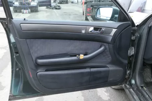 Audi A6 4B Türverkleidung Verkleidung Tür vorne +hinten links und rechts 152605