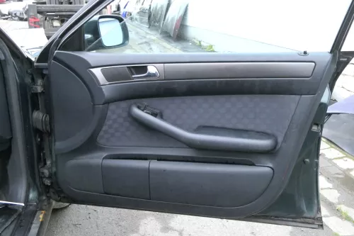 Audi A6 4B Türverkleidung Verkleidung Tür vorne +hinten links und rechts 152605 (152605)