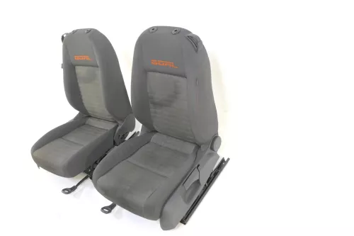 VW Caddy 3 2k Sitz Fahrersitz vorne links  rechts Beifahrersitz beide Sitze Goal (152611)