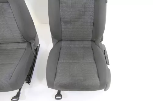 VW Caddy 3 2k Sitz Fahrersitz vorne links  rechts Beifahrersitz beide Sitze Goal (152611)