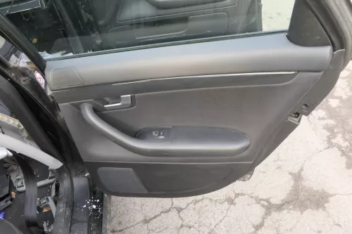 4x Audi A4 8E B6 Türverkleidung Verkleidung Tür vorne + hinten schwarz soul (152726)
