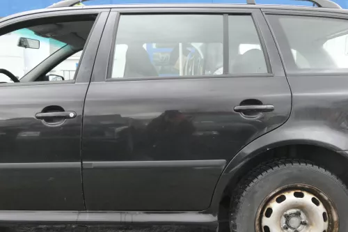 Skoda Octavia 1U5 Combi Kombi Variant Tür hinten links schwarz LF9R blackmagic
