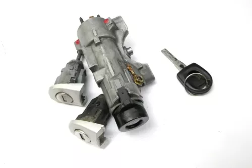 VW Golf 4 Bora Zündschloß + 2x Türschloß mit 1x Schlüssel Tür Schloß silber