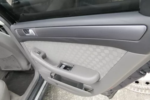 Audi A6 4B Türverkleidung Verkleidung Tür vorne +hinten links rechts swing soul (153943)