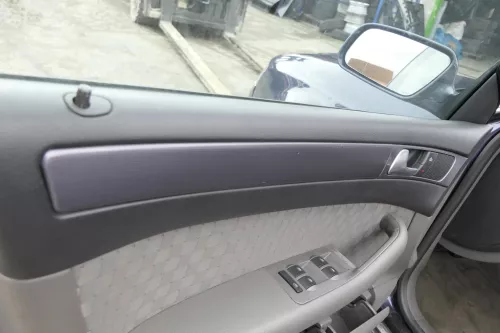 Audi A6 4B Türverkleidung Verkleidung Tür vorne +hinten links rechts swing soul (153943)