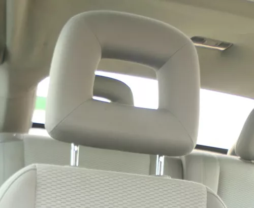 Audi A2 8Z Kopfstütze vorne swing dunkelgrau vorn