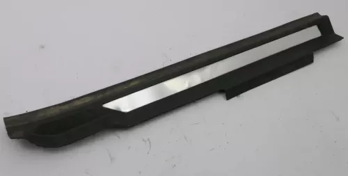 Audi A8 4D Einstiegsleiste Leiste links hinten 4D0853557L chrom silber