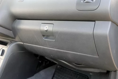 VW Lupo Seat Arosa Handschuhfach Fach Griff Klappe schwarz 6E1857101 (154950)