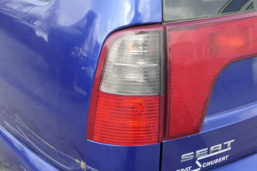 Seat Cordoba Vario Rücklicht hinten links Rückleuchte Heckleuchte Lampenträger